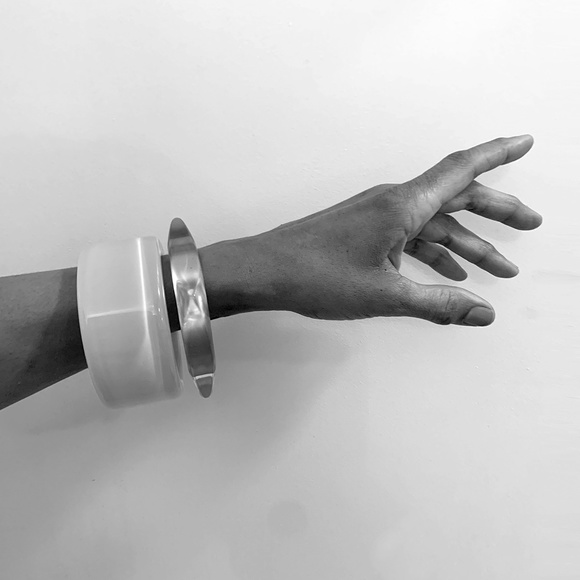 Vintage Lucite Bangle Bracelets x2! Orange + Gold - Picture 11 of 14